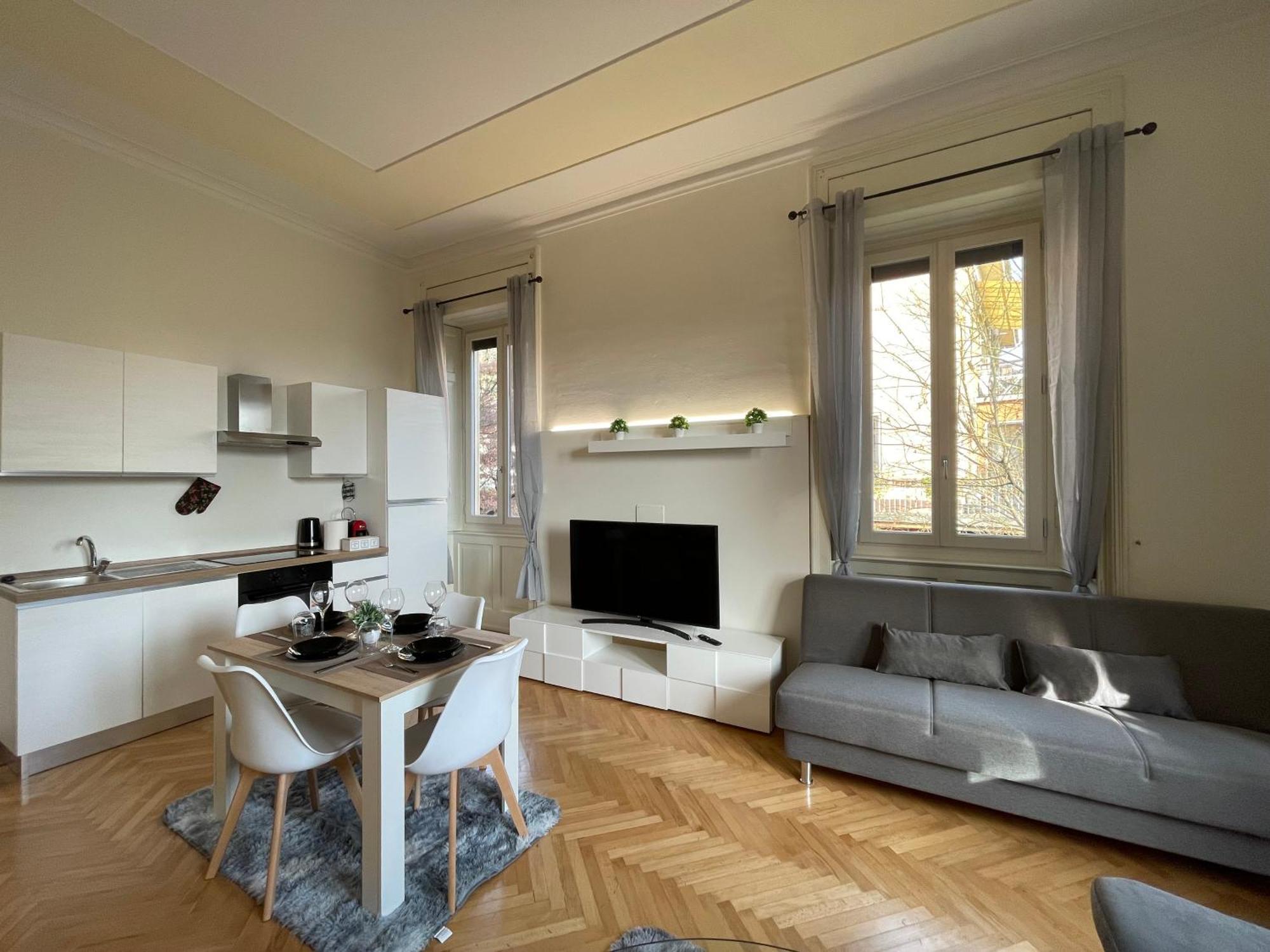 Bg Central Royal Suite Con Parcheggio - Vista Citta Alta Bergamo Bagian luar foto