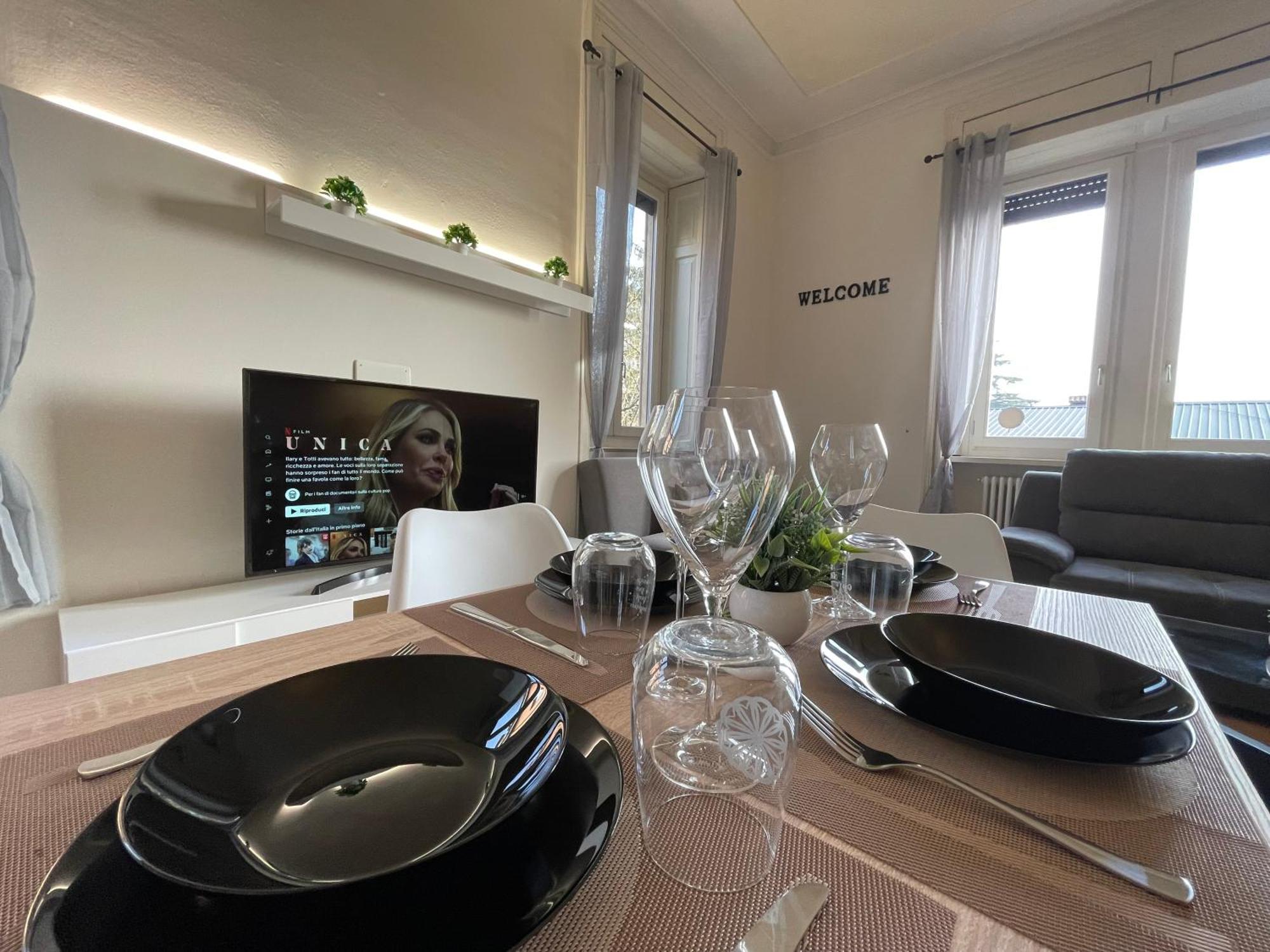 Bg Central Royal Suite Con Parcheggio - Vista Citta Alta Bergamo Bagian luar foto