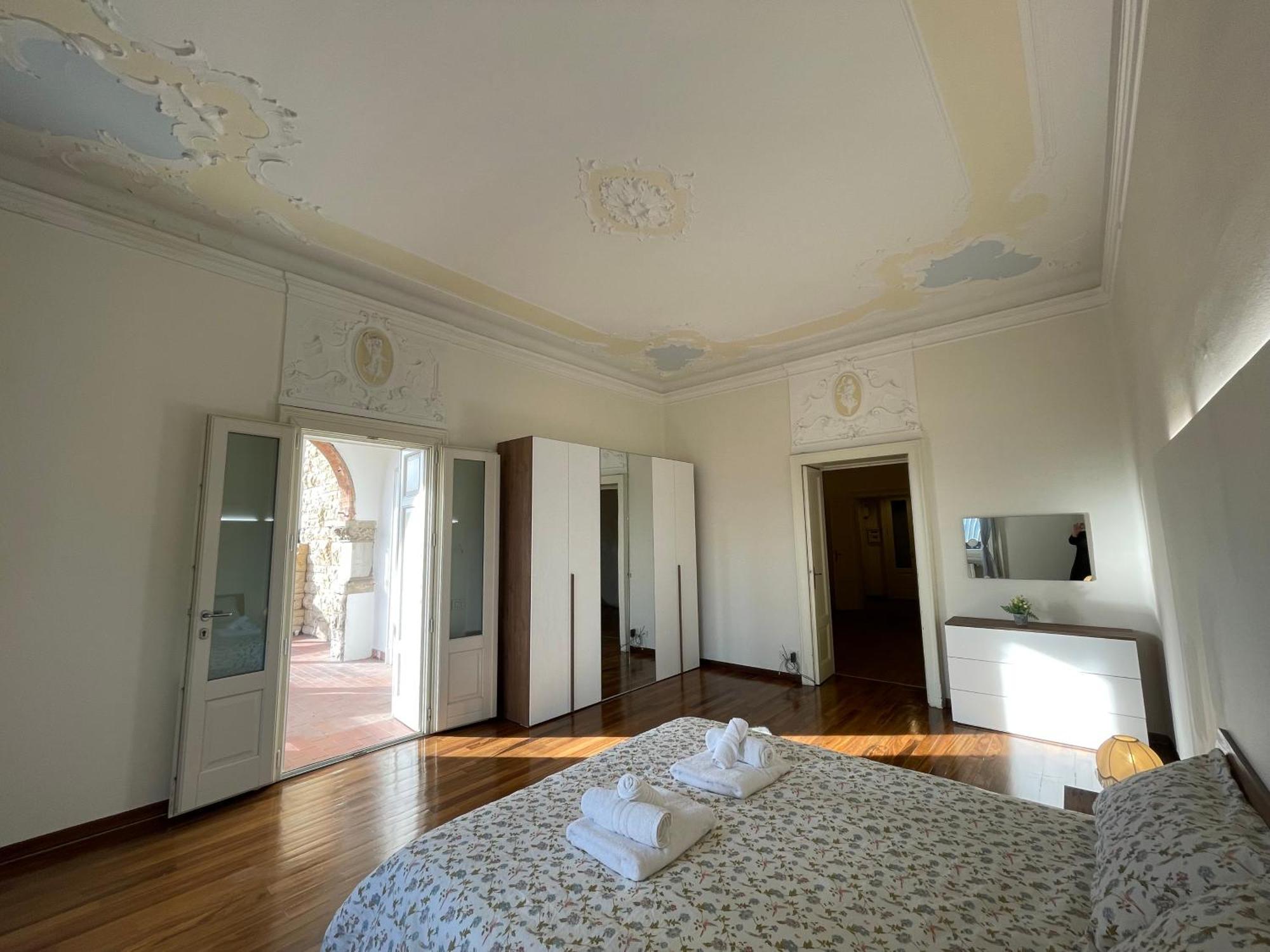 Bg Central Royal Suite Con Parcheggio - Vista Citta Alta Bergamo Bagian luar foto