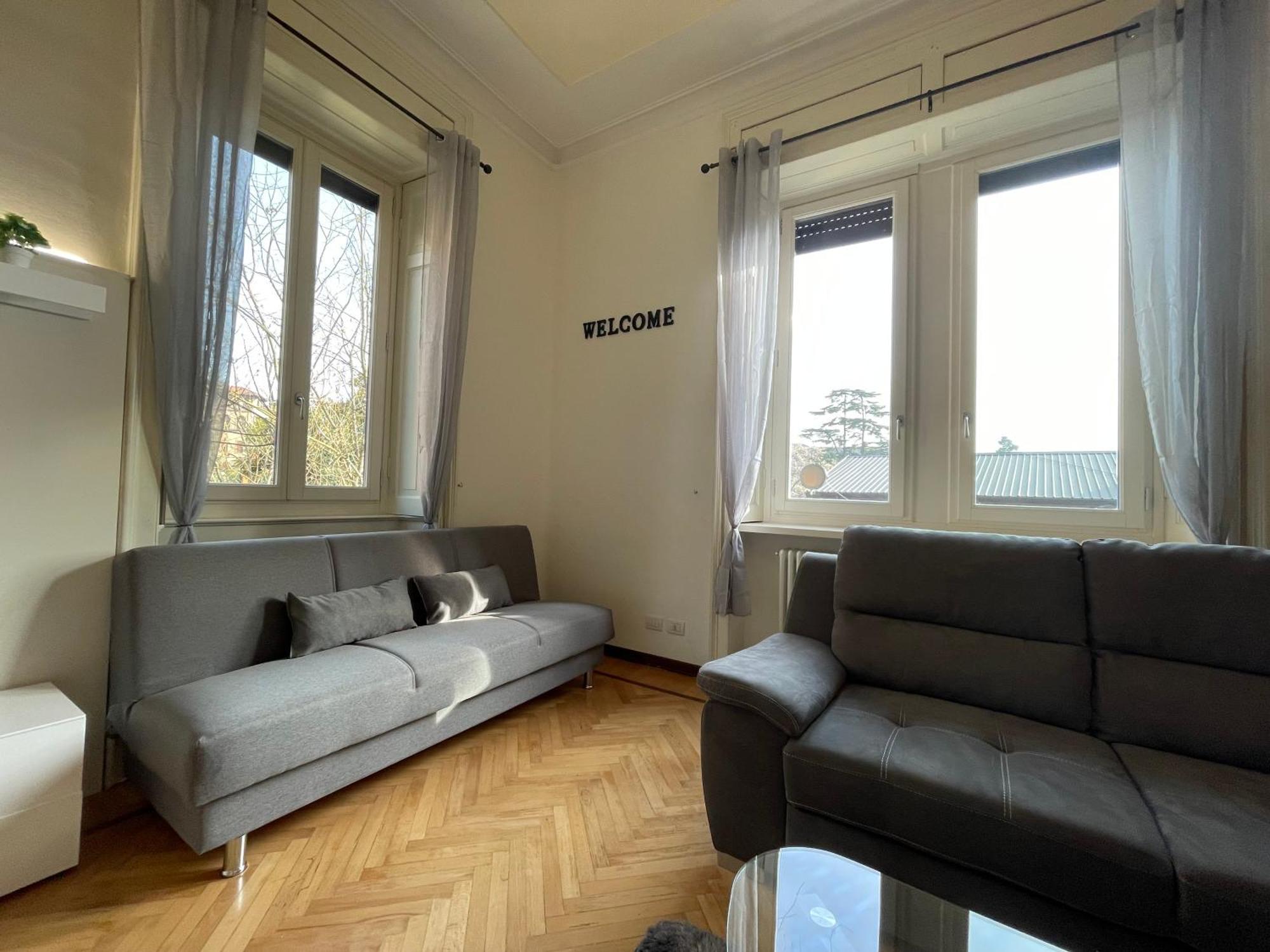 Bg Central Royal Suite Con Parcheggio - Vista Citta Alta Bergamo Bagian luar foto