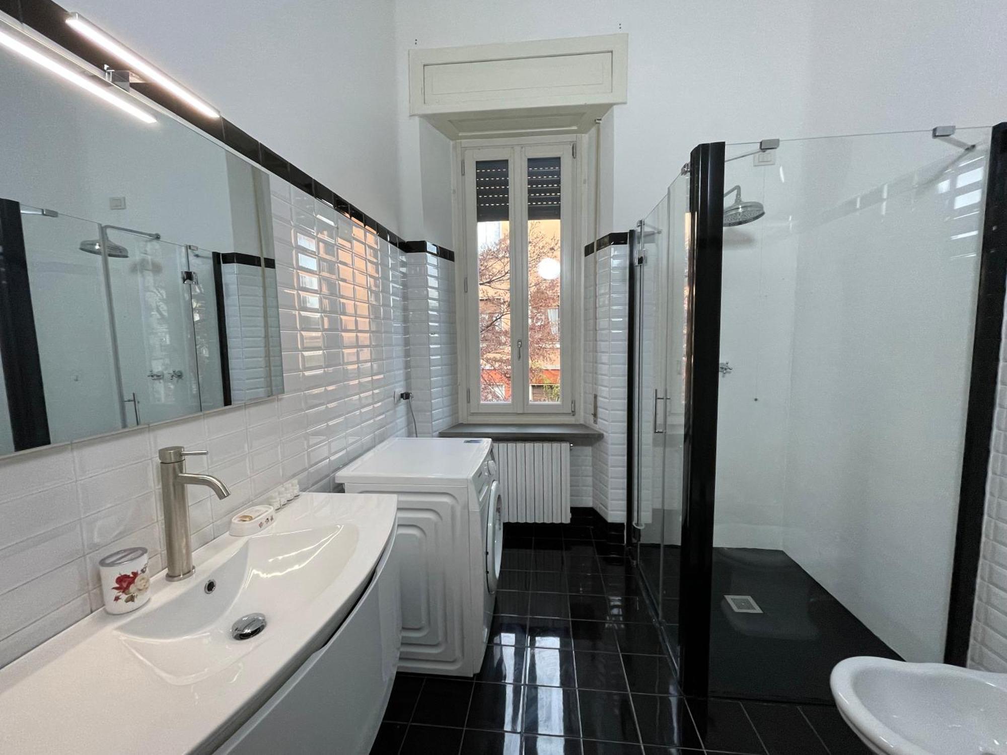 Bg Central Royal Suite Con Parcheggio - Vista Citta Alta Bergamo Bagian luar foto