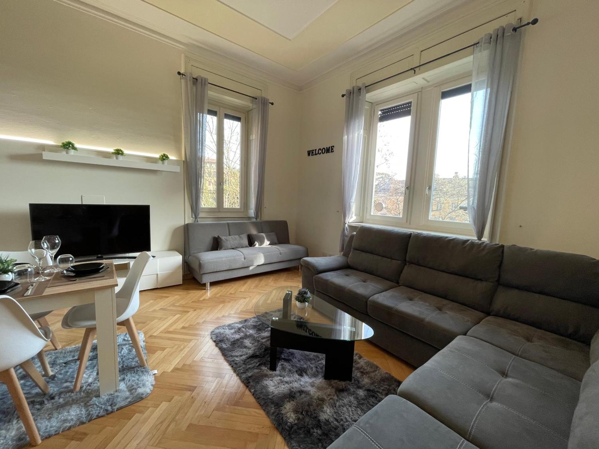 Bg Central Royal Suite Con Parcheggio - Vista Citta Alta Bergamo Bagian luar foto
