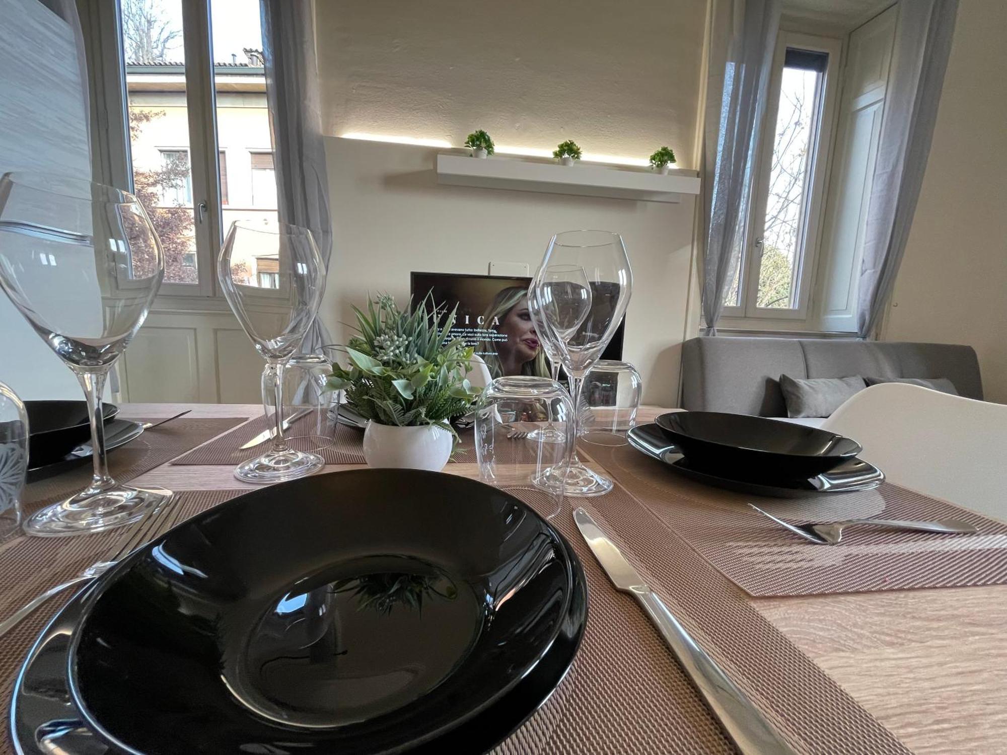 Bg Central Royal Suite Con Parcheggio - Vista Citta Alta Bergamo Bagian luar foto